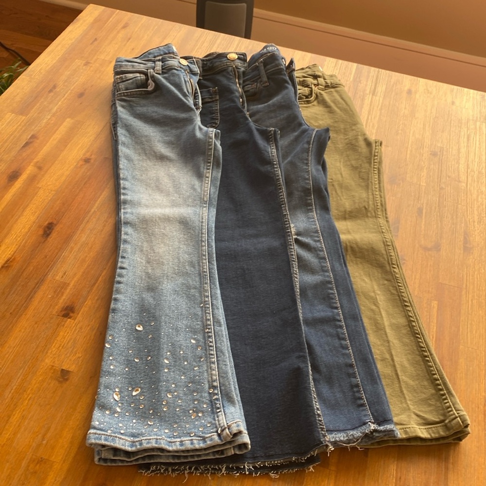 4 Assorted Girls Jean. 3 ZARA sz 9 / 1 Old Navy  sz 8. Appx Inseam 22.5 EUC